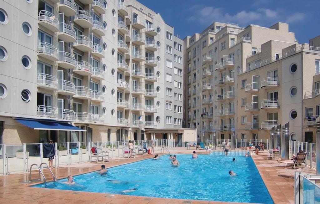 Cozy 2 Bedroom With Swimming Pool T53 Appartement Oostende
